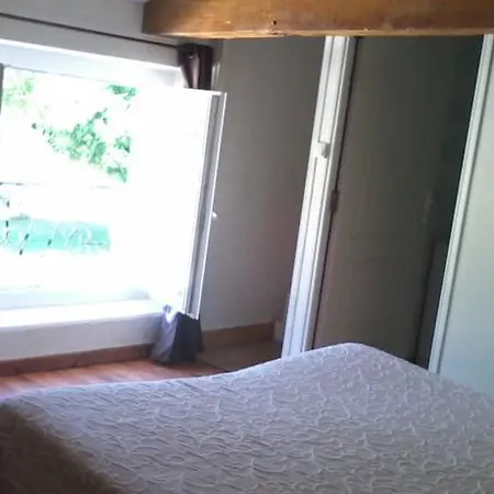 Chambres D'hotes Les Pres Verts 招待所