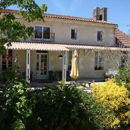 Chambres D'hotes Les Pres Verts 招待所 Civrac-en-Médoc